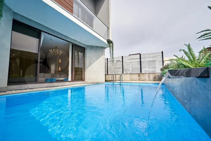 Коттедж 180 м² на участке 5 сот.