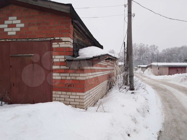 Гараж, > 30 м²