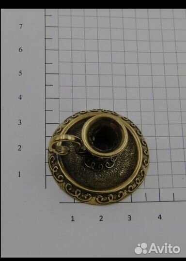 Подсвечник для церковной свечи перед иконой