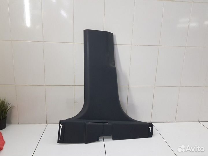 Обшивка стойки центральная левая