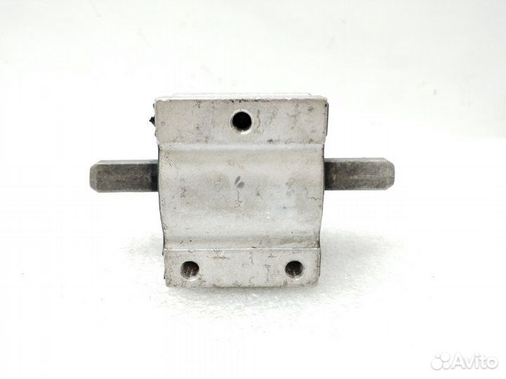 Подушка АКПП Mercedes-Benz S-Class W221 5.5 M273