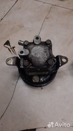 Насос гидроусилителя Nissan Primera