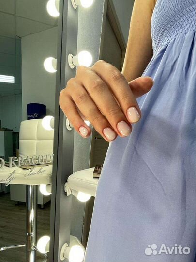 Маникюр, педикюр, брови