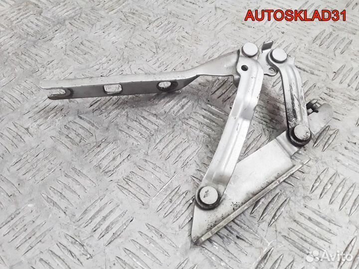 Петля капота левая Volkswagen Golf 5 1K0823301C