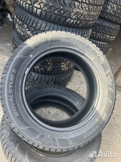 Royal Black Royal Stud II 265/55 R19