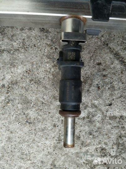 Топливная рампа с форсунками Bmw E60 N52B25