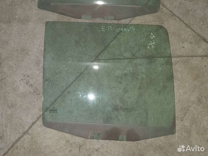 Стекло двери задней Фольксваген Гольф 3