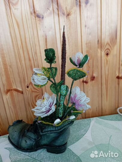 Кувшинка из бисера