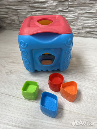 Развивающие игрушки для малышей пакетом