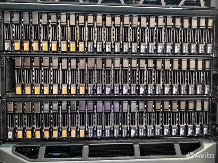 Дисковая полка Dell SC220 24sff