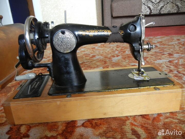 Швейная машинка пмз им. Калинина