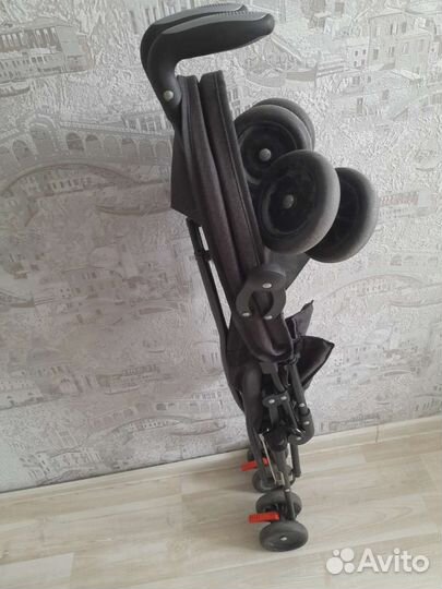 Коляска-трость