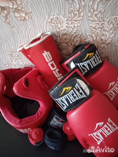 Шлем, перчатки