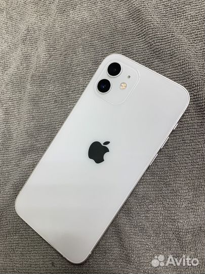iPhone 12, 64 ГБ