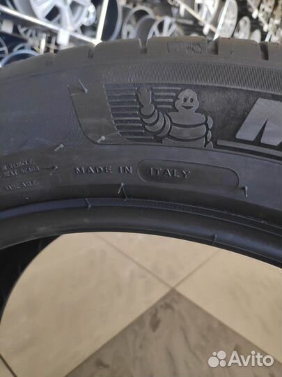 Michelin Pilot Sport 4 SUV 235/50 R19 99V