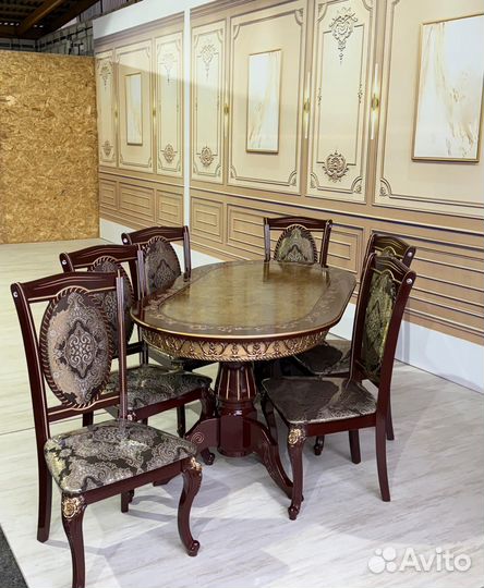 Кухонный диван и стулья