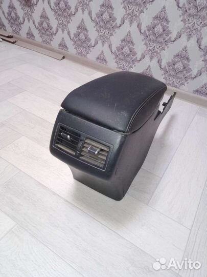 Подлокотник