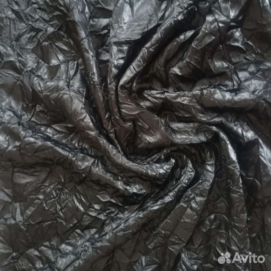 Отрез ткани атлас