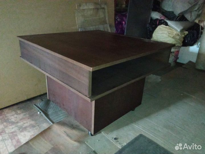 Журнальный столик на колесах бу