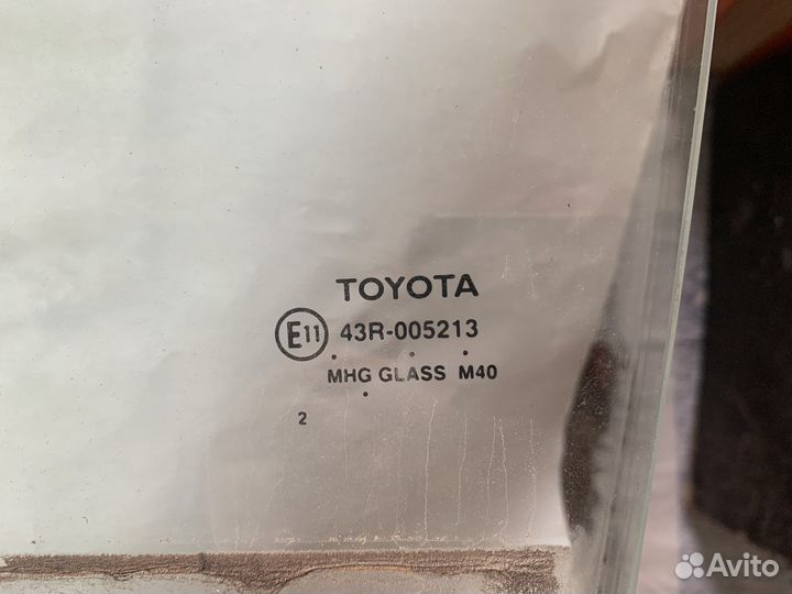 Заднее левое стекло на Toyota Camry и другое