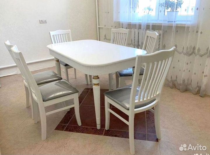 Столы и стулья