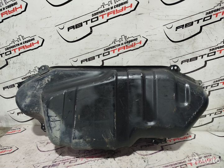 Бензобак toyota. platz porte scion XA vitz will cypha will VI yaris yaris verso. NCP70 NLP20 NLP22 N
