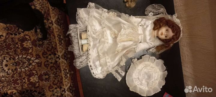 Кукла фарфоровая коллекционная