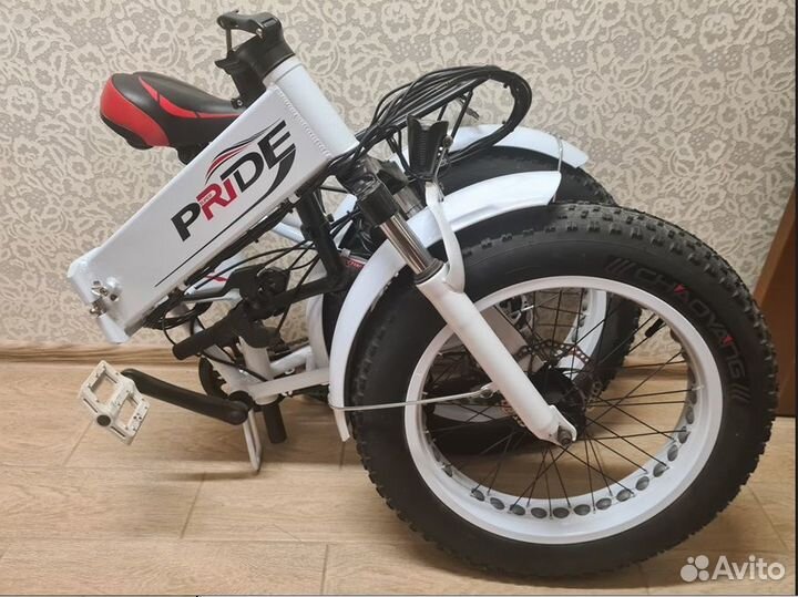 Велосипед белый (фэт байк)