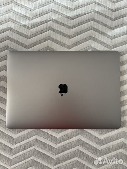 Apple macbook pro 15 2018 16/256