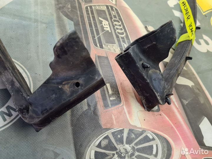 Уплотнитель задних дверей верхний Peugeot Boxer 3