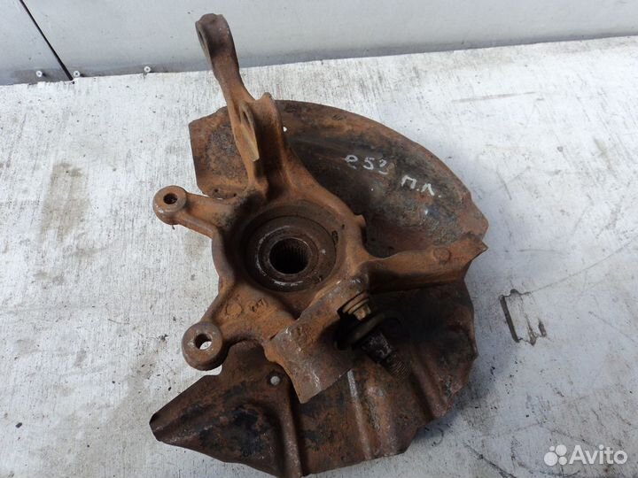 Передний левый поворотный кулак BMW X5 E53