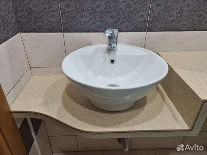 Раковина и полка из натурального камня