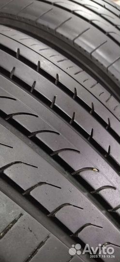 Yokohama BluEarth RV-02 245/40 R20 99W