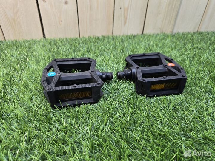 Педали сняты с нового велика без пробега