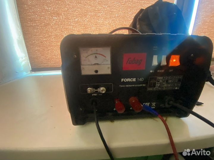 Зарядка для аккумулятора и пускач