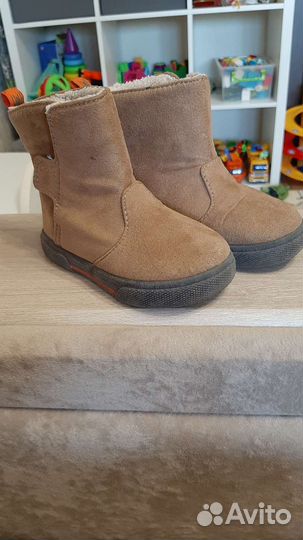 Сапожки Carter's