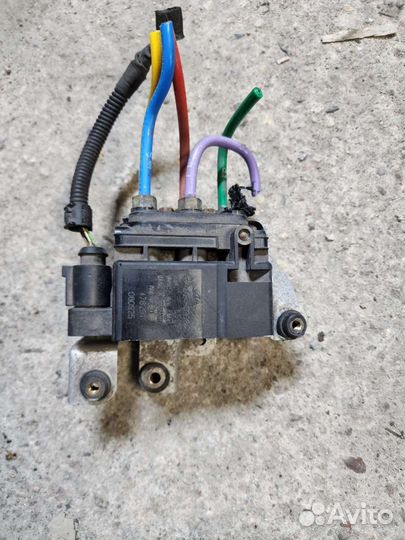 Audi Q7 4L Блок клапанов пневмоподвески