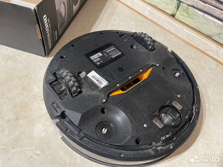 Робот пылесос Redmond RV-R450