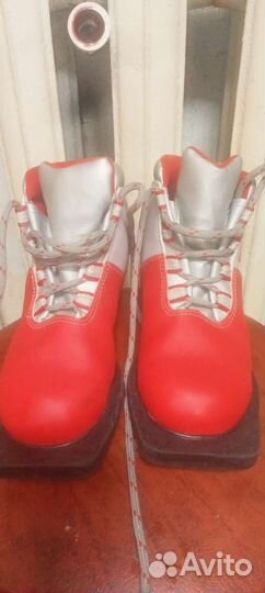 Лыжные ботинки