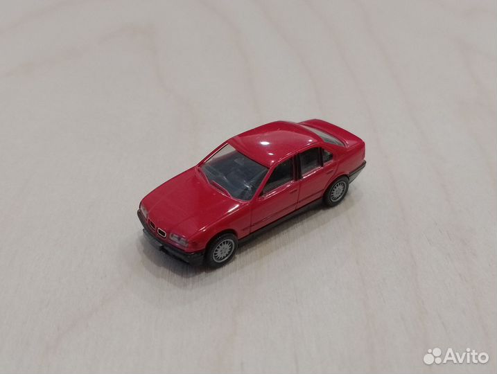 BMW 3er E36 (1990-2000) 325i, без зеркал, красный