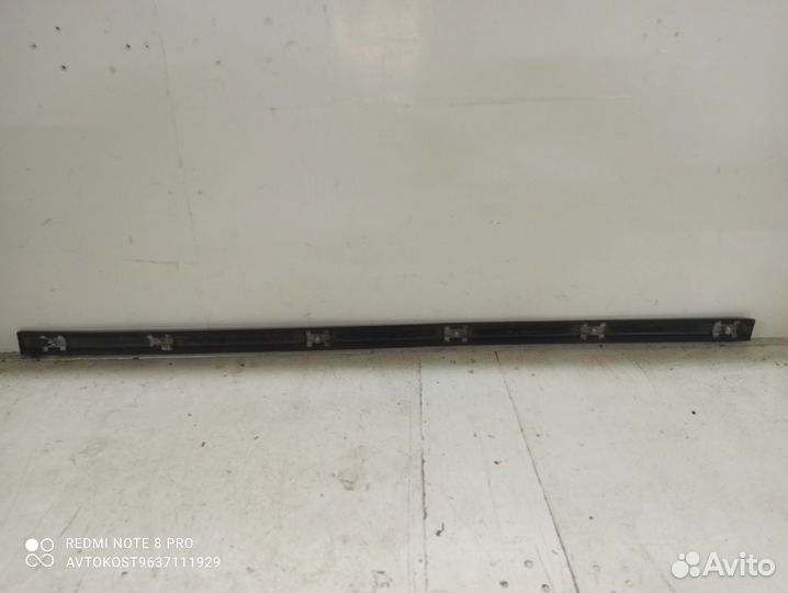 Молдинг двери передний левый BMW E39