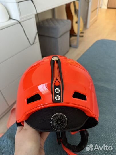 Горнолыжный шлем