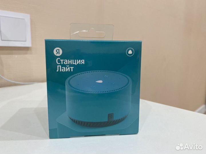 Умная колонка Яндекс Станция Лайт Green