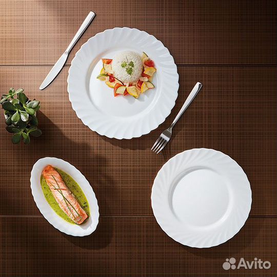 Тарелка «Трианон» Trianon Arcoroc