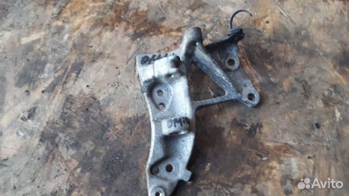 Кронштейн генератора Peugeot 308 2007-2015