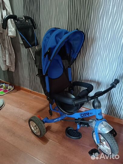 Детский велосипед трехколесный с ручкой