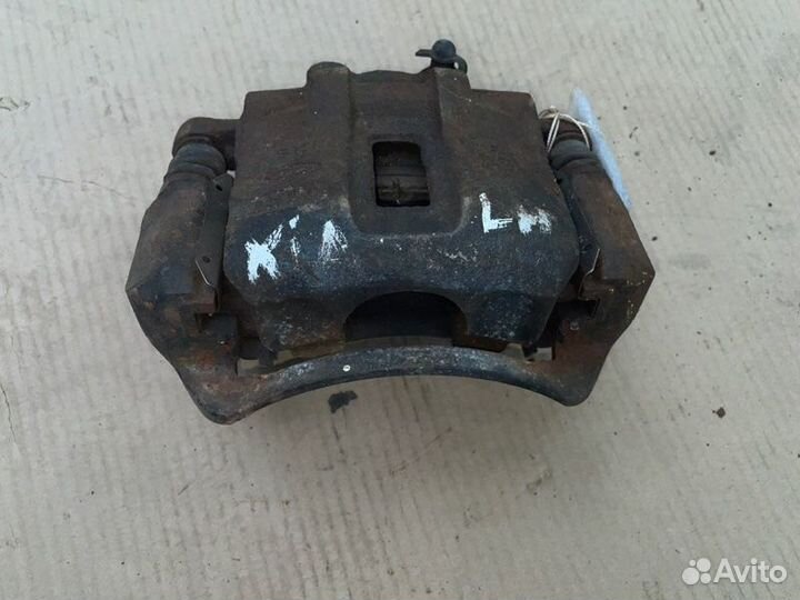 Суппорт передний левый Kia Magentis EF G4JP 2005