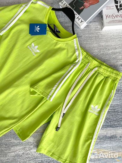 Спортивный костюм женский