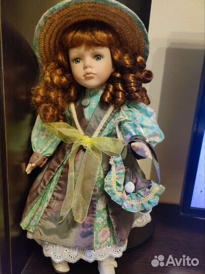 Коллекционная кукла фарфоровая