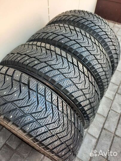 Yokohama Ice Guard IG65 215/65 R16